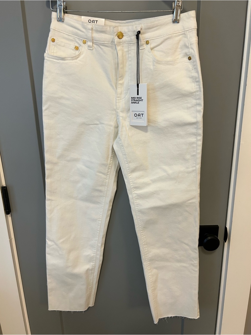 NWT Mid Rise Straight Ankle Jeans in White
